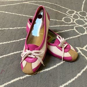 Size 9W flats with cute lace up detail